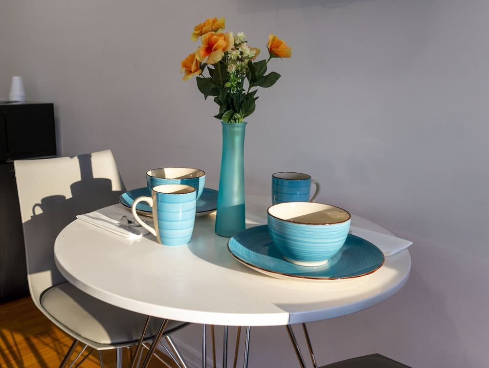 Spinnaker Inn of Naples