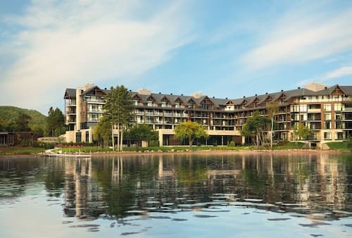 Entourage sur-le-Lac