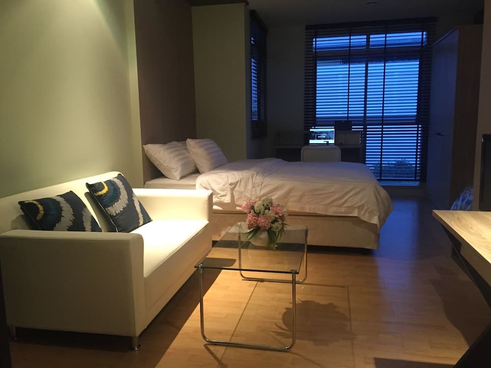 The Link Onnut by May