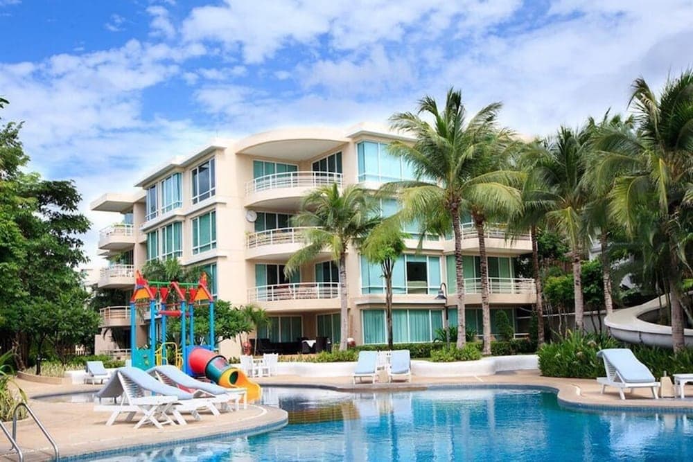 Baan San Ploen Condominium by Renvio