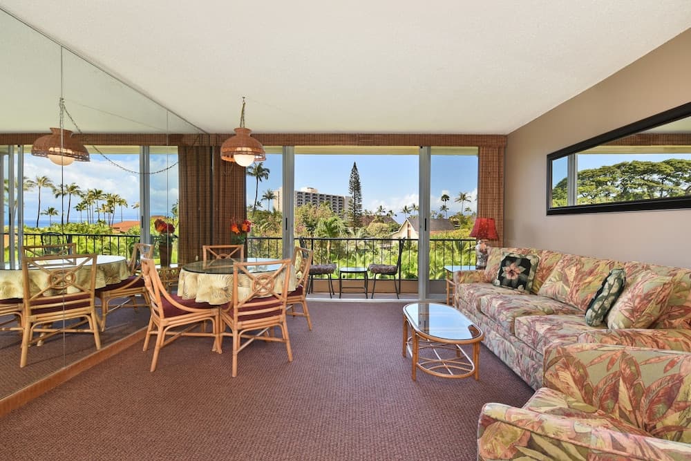 Maui Kaanapali S #a317 Studio Bedroom Condo by RedAwning