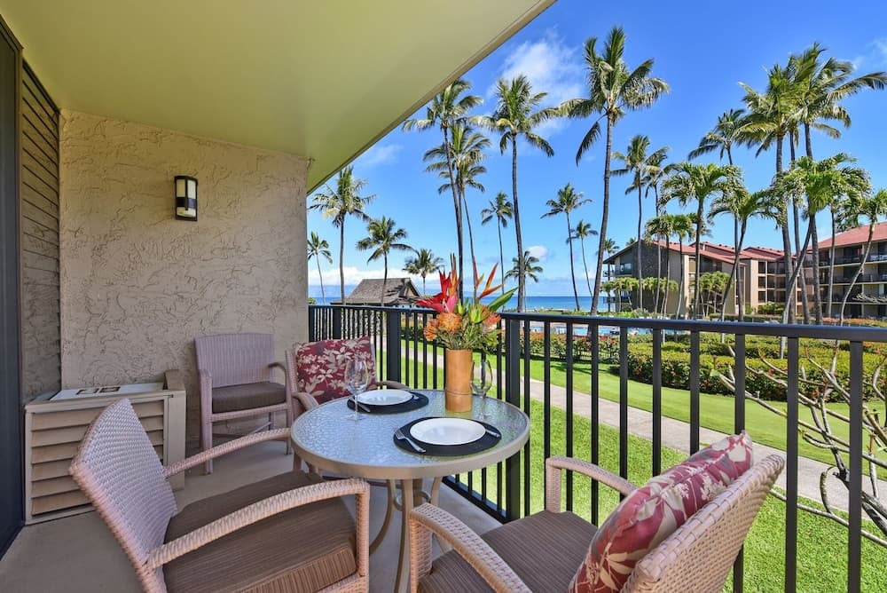 Papakea #e207 1 Bedroom Condo by RedAwning