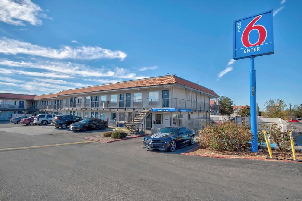 Motel 6 Albuquerque, NM - Carlisle