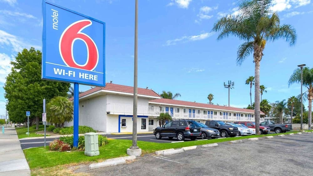 Motel 6 Costa Mesa, CA