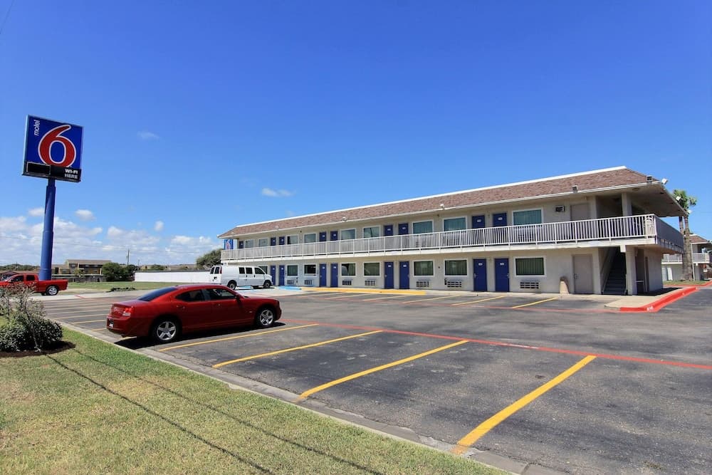 Motel 6 Corpus Christi, TX - East - North Padre Island