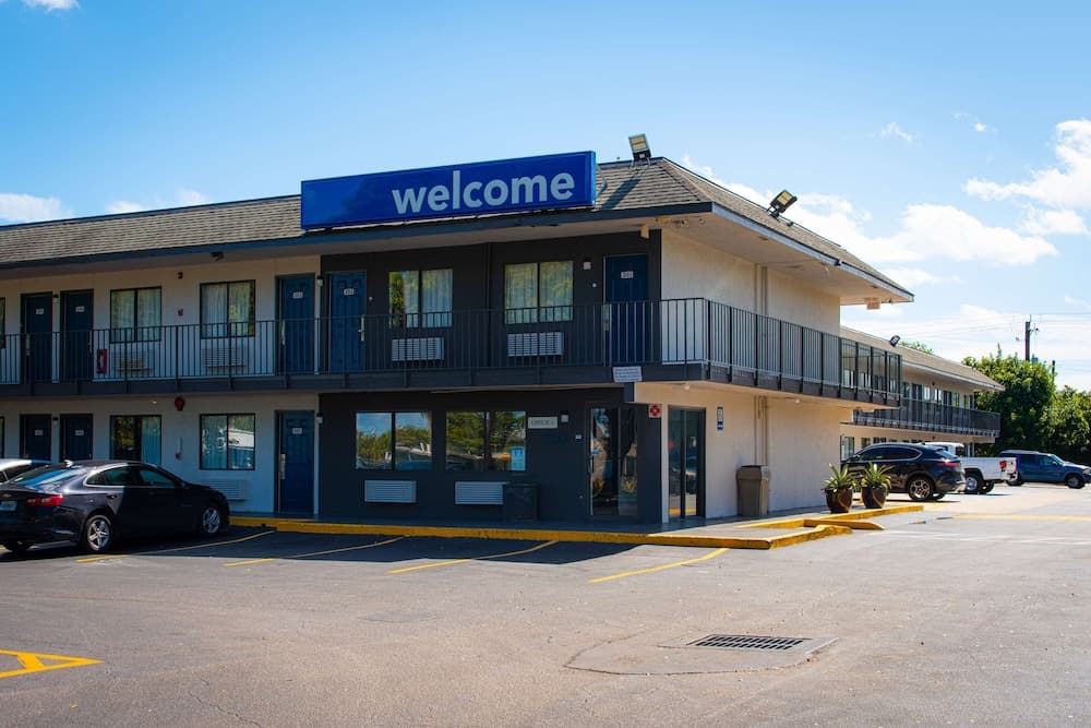 Motel 6 Lantana, FL