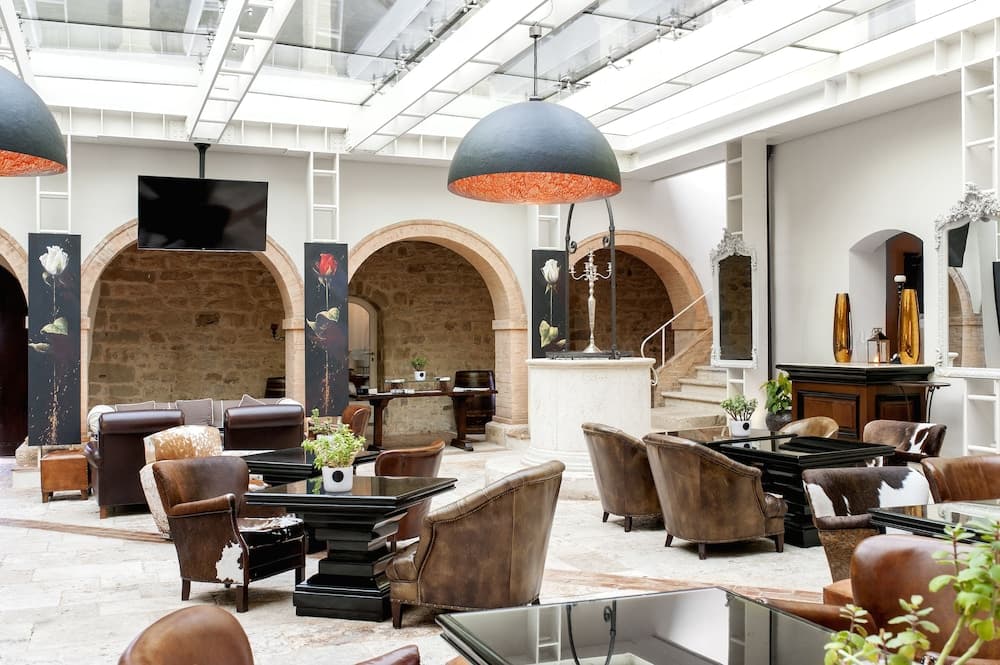 Lobi dinlenme salonu