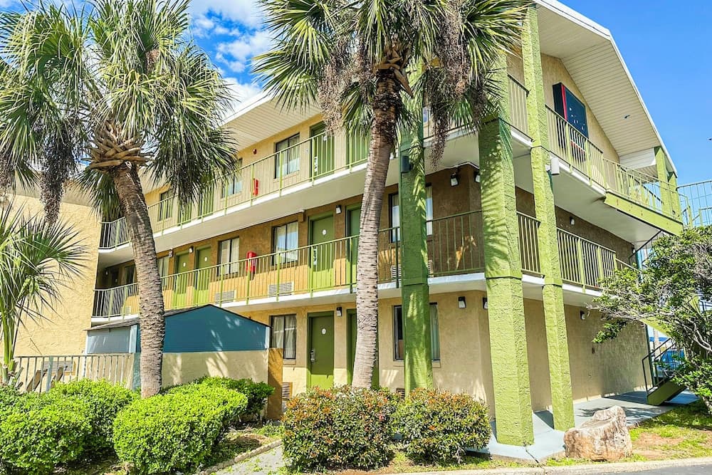 OYO Hotel Mobile, AL I-65 at Airport Blvd