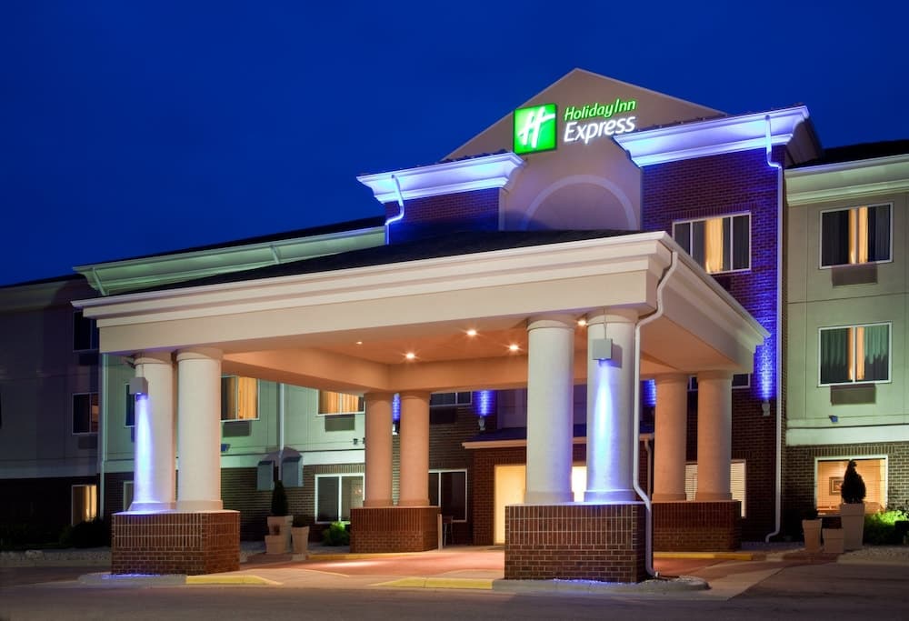 Holiday Inn Express Hotel & Suites Vermillion by IHG