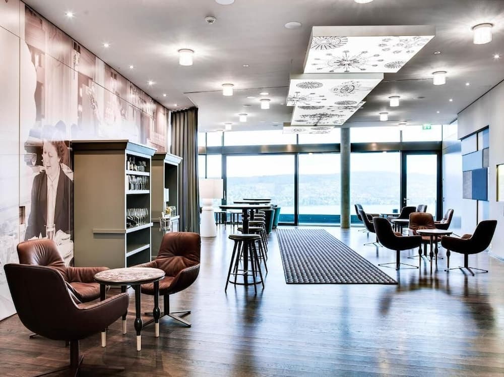 Lobi dinlenme salonu