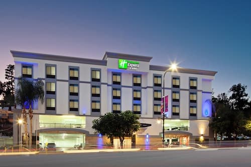 Holiday Inn Express Hotel & Suites Hollywood Walk of Fame by IHG