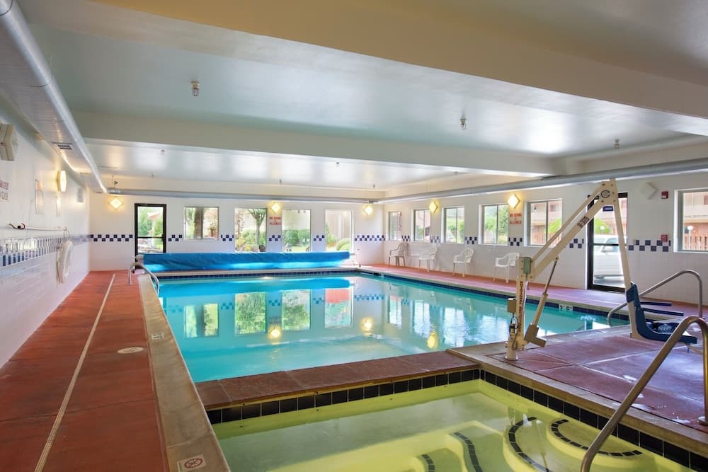 Glenwood Springs Cedar Lodge