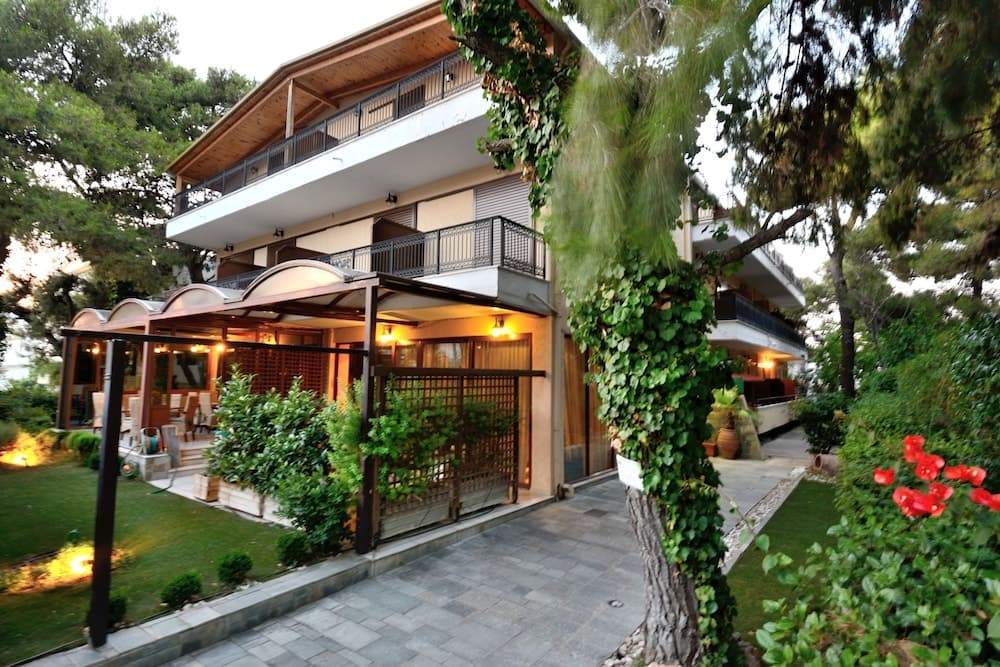 Konaklama yerinin ön cephesi