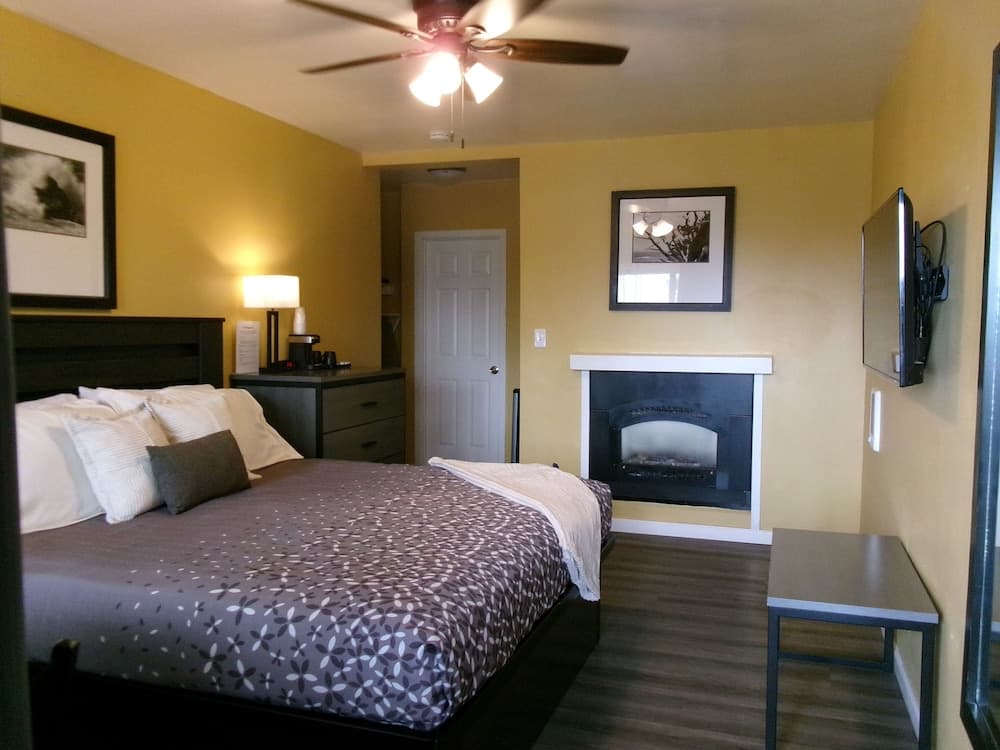 Carmel Wayfarer Inn
