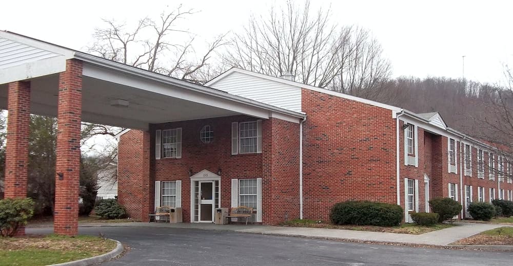 Americourt Hotel