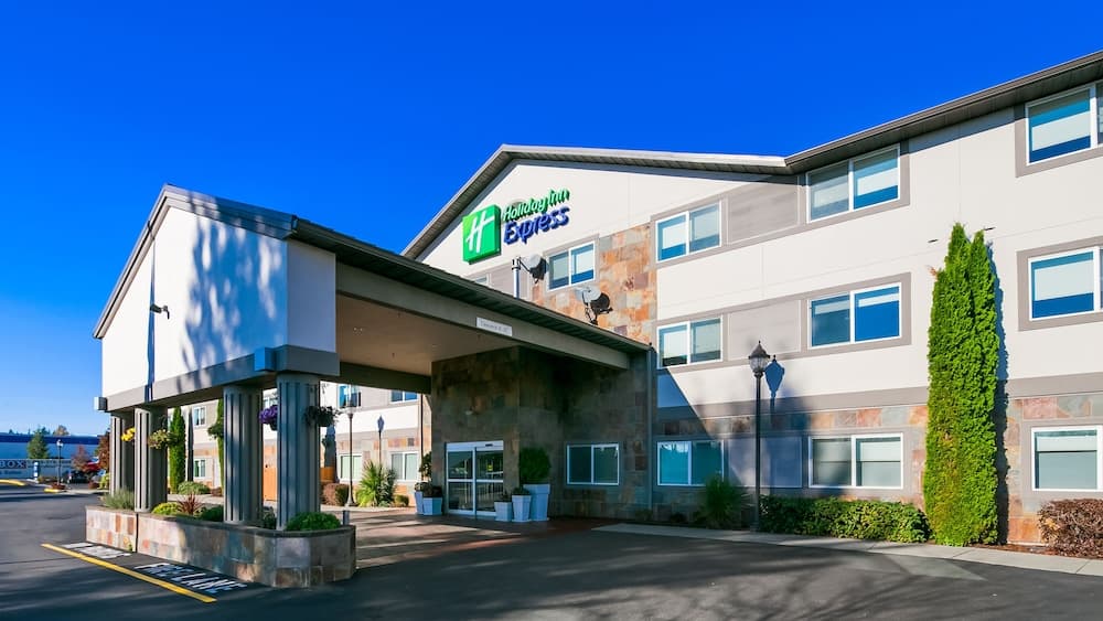 Holiday Inn Express & Suites Everett by IHG