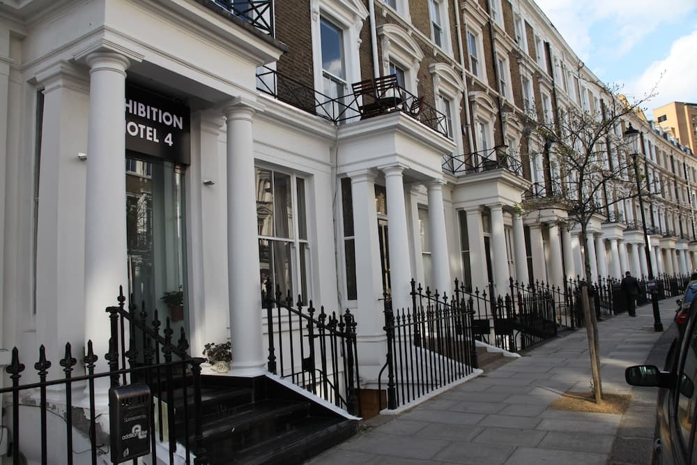 Exhibition Court Hotel 4