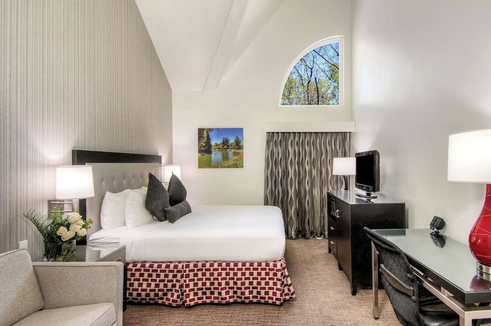Aggie Inn, Ascend Hotel Collection
