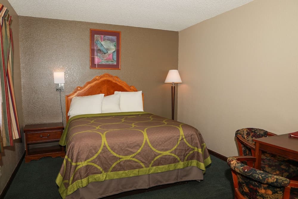 Super 8 by Wyndham Gallup