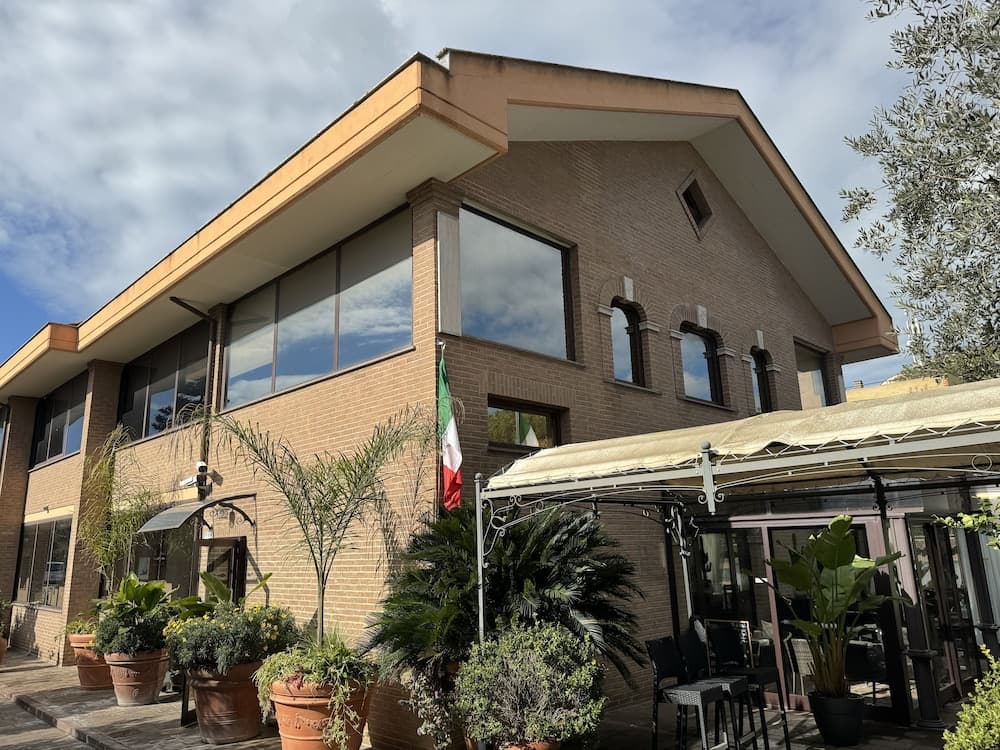 Euro House Inn Airport