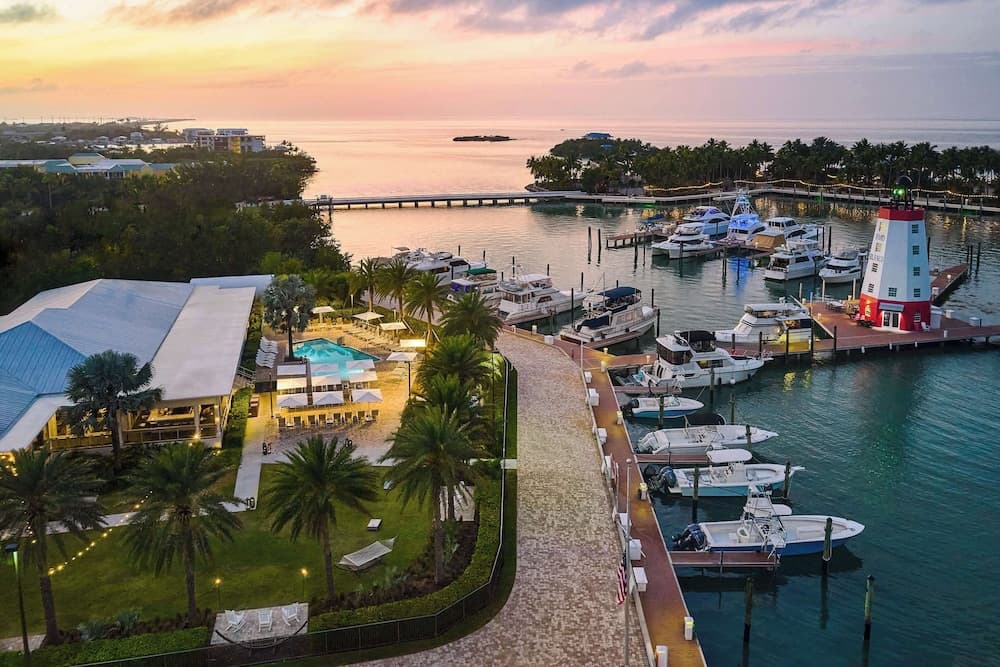 Faro Blanco Resort & Yacht Club Marathon, Curio by Hilton