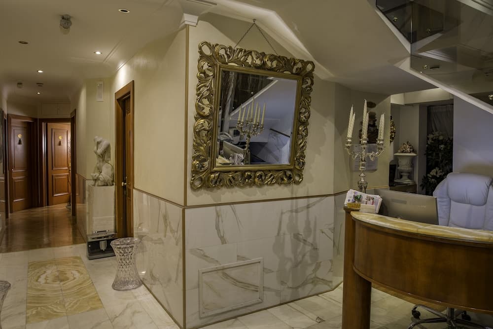 Luxury Rooms H 2000 Roma