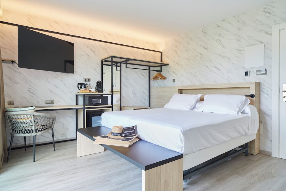 Invisa Hotel Es Pla - Adults Only