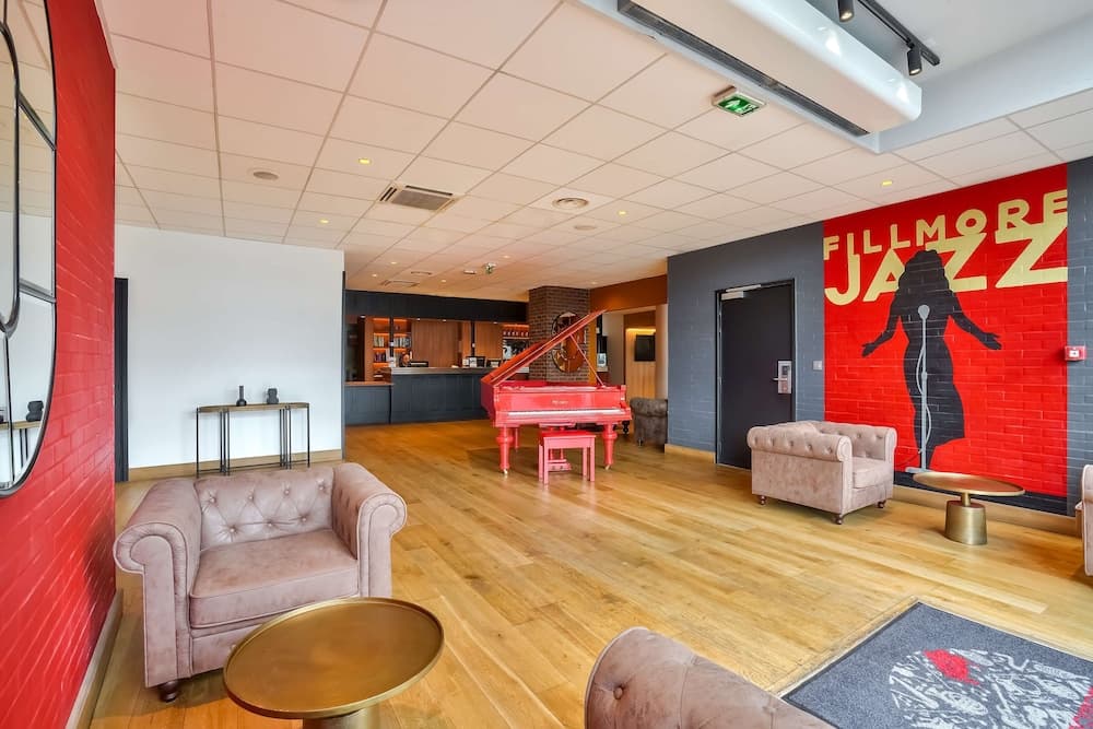 Lobi dinlenme salonu