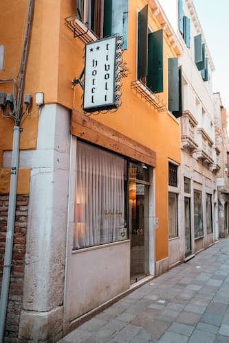 Tivoli Hotel