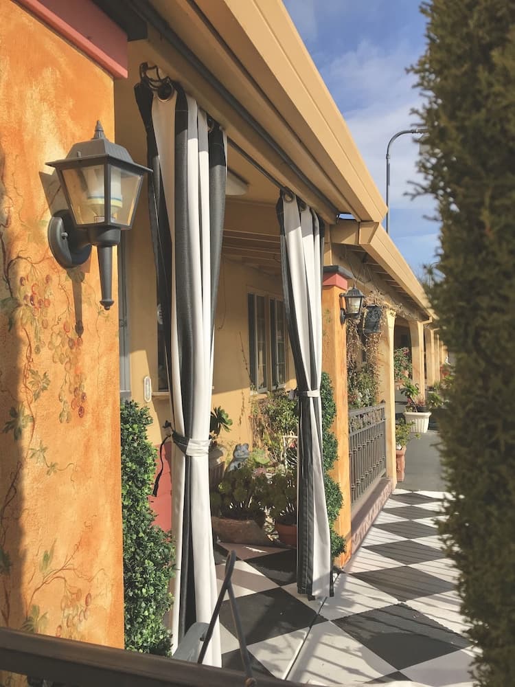 Chardonnay Lodge