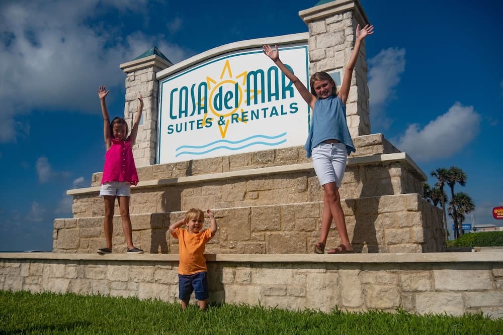 Casa Del Mar Beachfront Suites