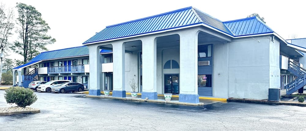 Rodeway Inn & Suites Plymouth Hwy 64