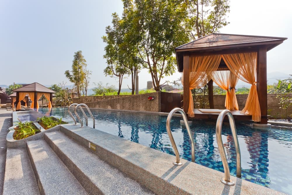 The Loft Seaside Suites