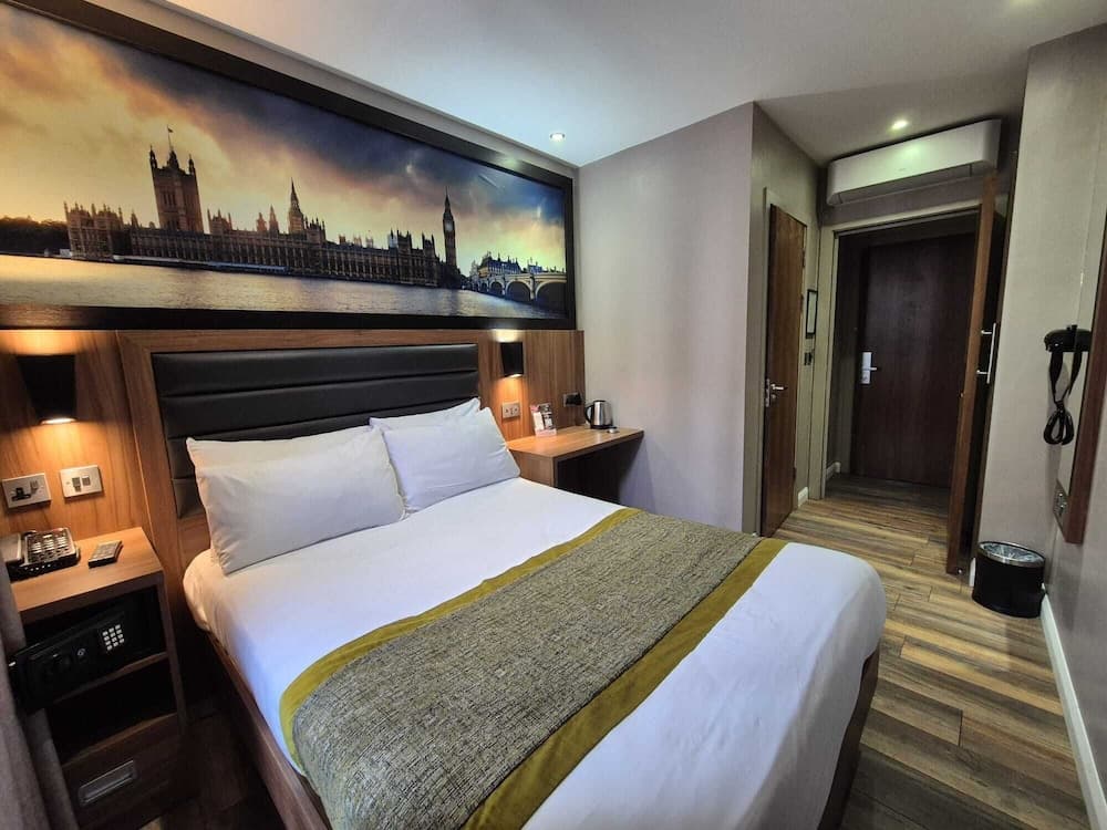 London Court Hotel