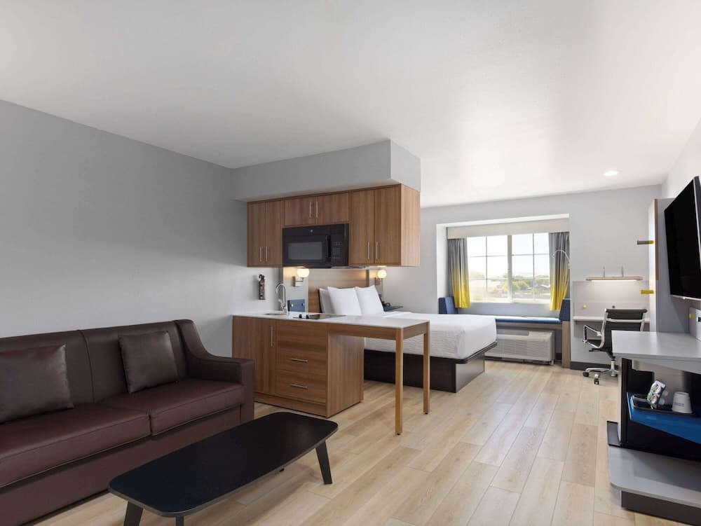 Microtel Inn & Suites by Wyndham Tracy