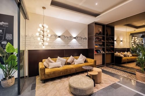 Alma Grand Place Hotel