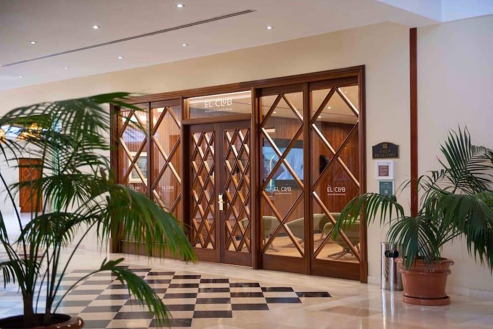 Lobi dinlenme salonu