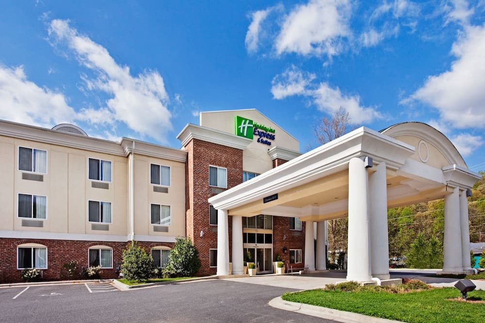 Holiday Inn Express Hotel & Suites Cherokee / Casino by IHG