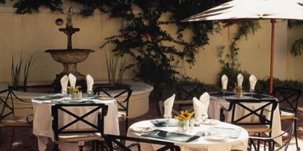 Açık havada yemek servisi