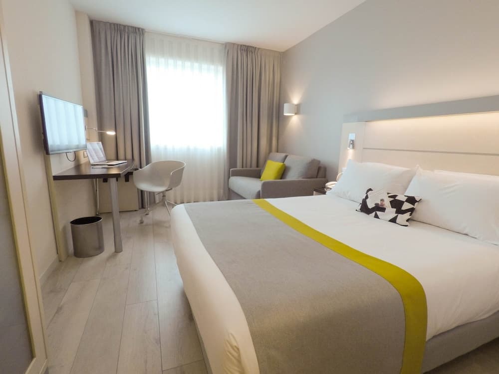 Holiday Inn Express Pamplona by IHG