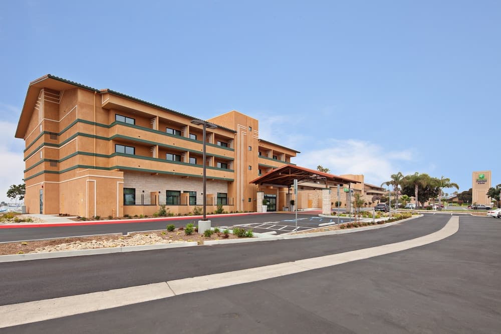 Holiday Inn Express Hotel & Suites Ventura by IHG