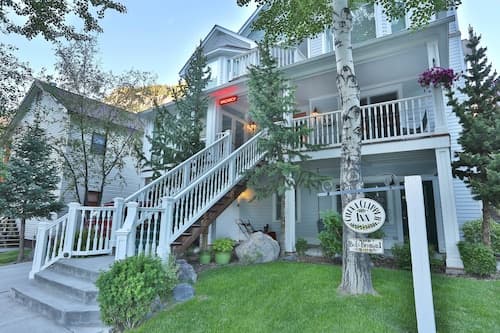 The Clipper Inn Bed & Breakfast