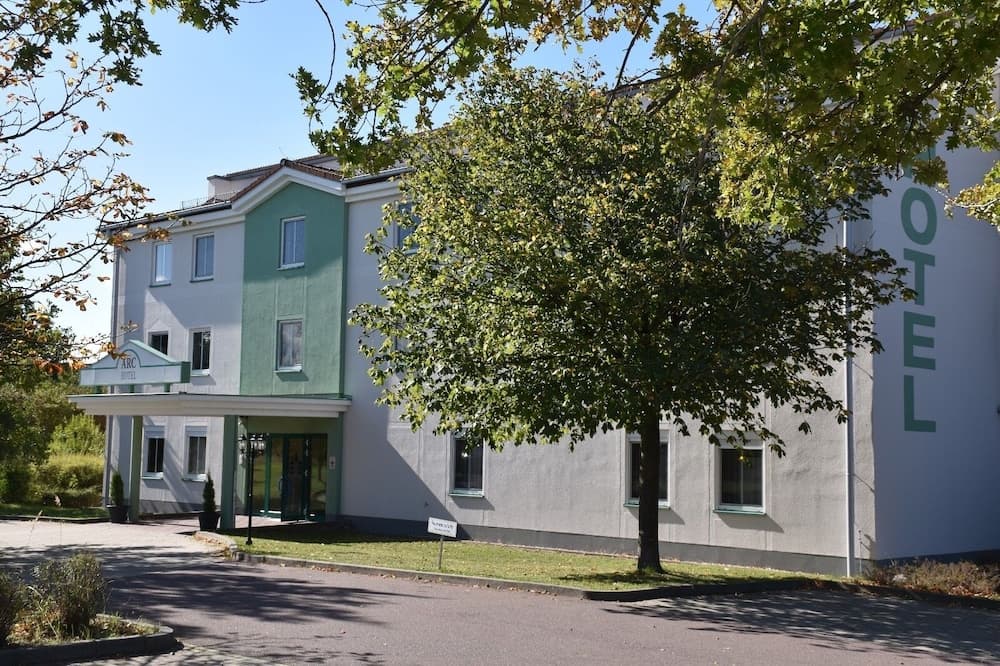 ARC Hotel