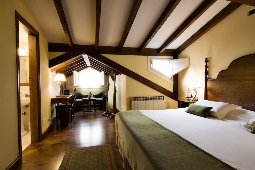 Hostal Airas Nunes by Pousadas de Compostela