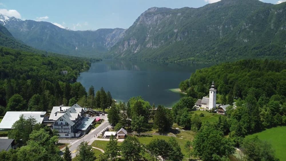 Hotel Jezero