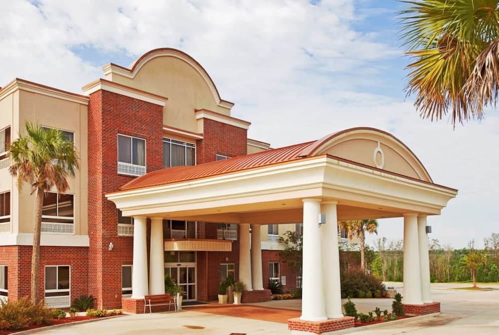 Holiday Inn Express Lucedale by IHG