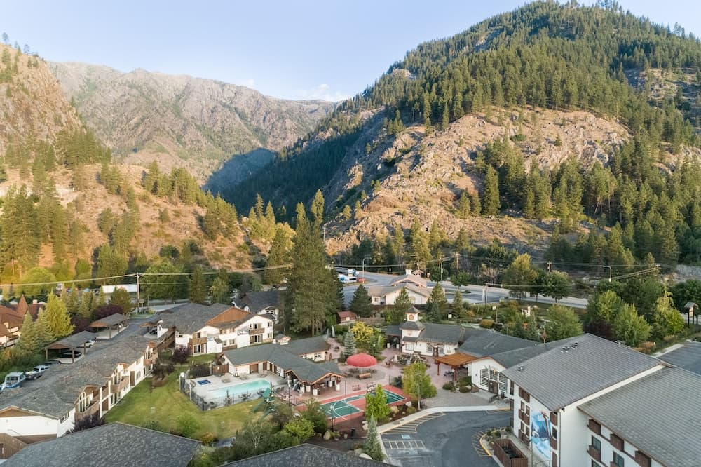 Icicle Village Resort