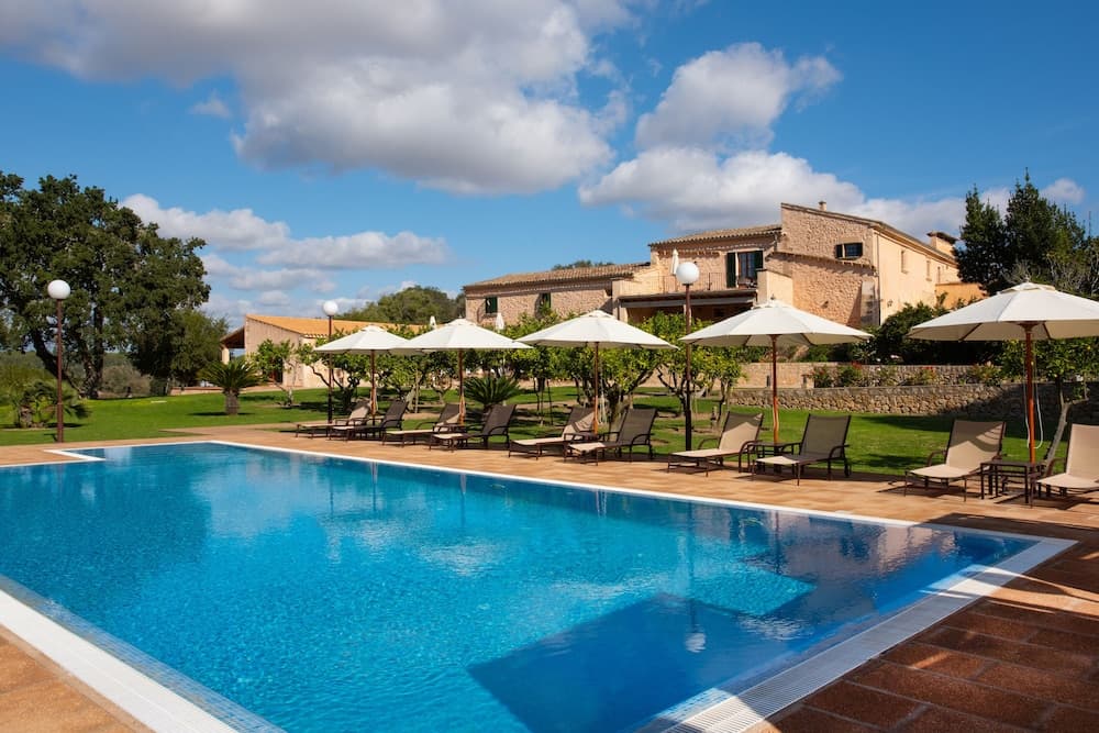 Finca Son Roig by Valentin