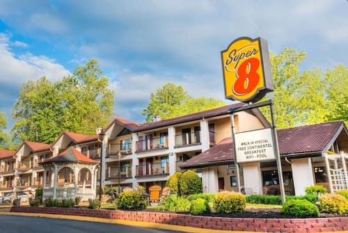 Super 8 by Wyndham Downtown Gatlinburg at Convention Center