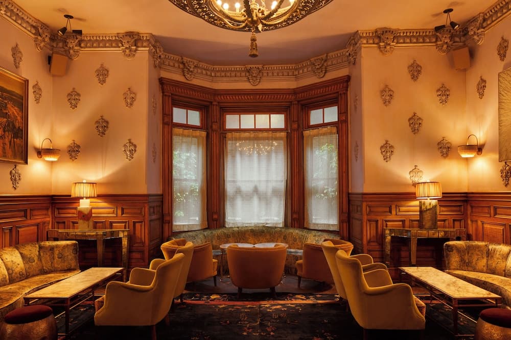 Lobi dinlenme salonu